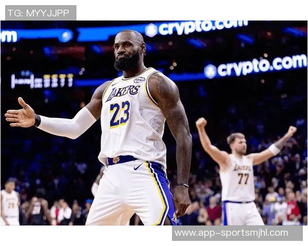 湖人自媒体惊叹41岁勒布朗重返赛场仍肩负防守重任 湖人自媒体惊叹41岁勒布朗重返赛场仍肩负防守重任