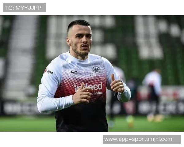 米兰向安德烈科斯蒂奇报价450万欧但遭对方1200万要价阻碍 米兰向安德烈科斯蒂奇报价450万欧但遭对方1200万要价阻碍